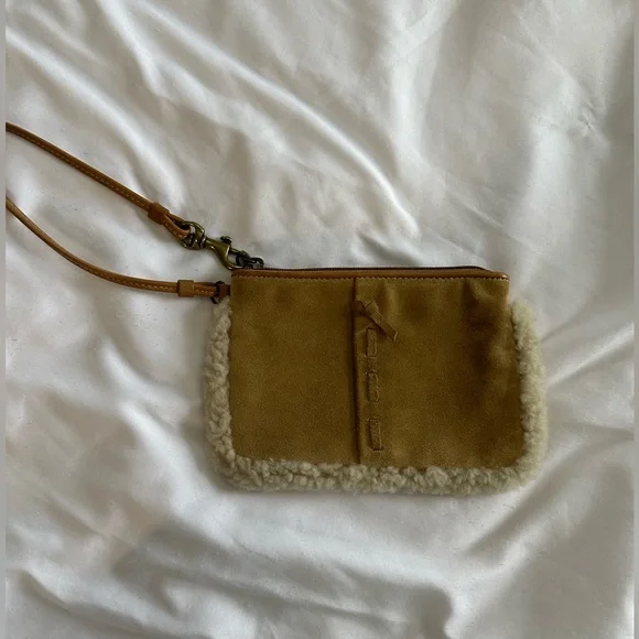 Vintage Mini Coach Wristlet - Picture 1 of 8